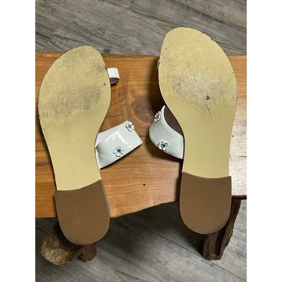 sandals - Picture 2 of 3